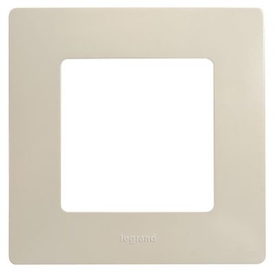   1    Etika Legrand 672511